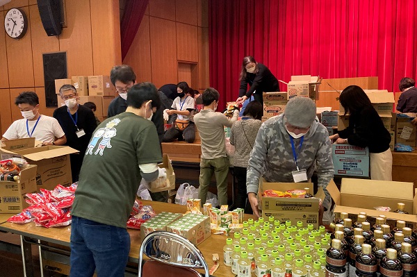  ひとり親家庭の方への食品配布準備    